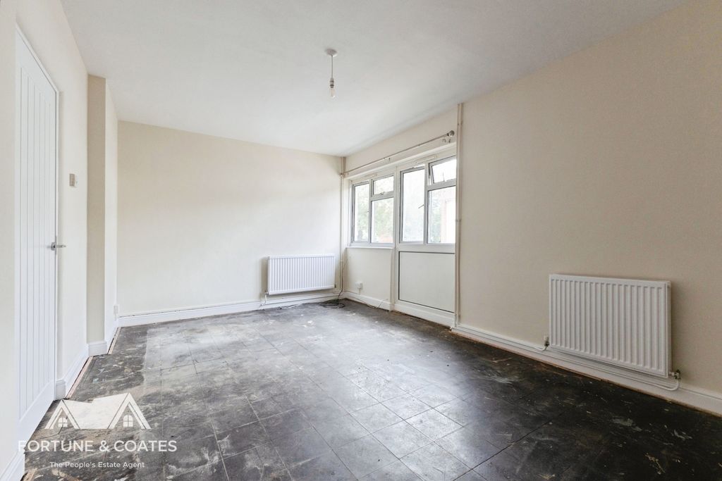 Property photo 2 of 7 Pbox-Img.Jpg