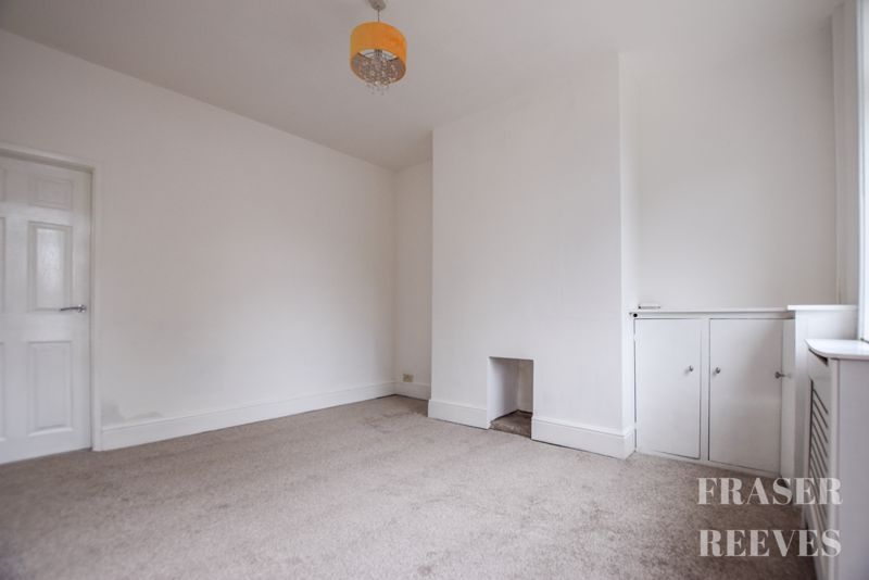 Property photo 3 of 19 Smartly Presented
