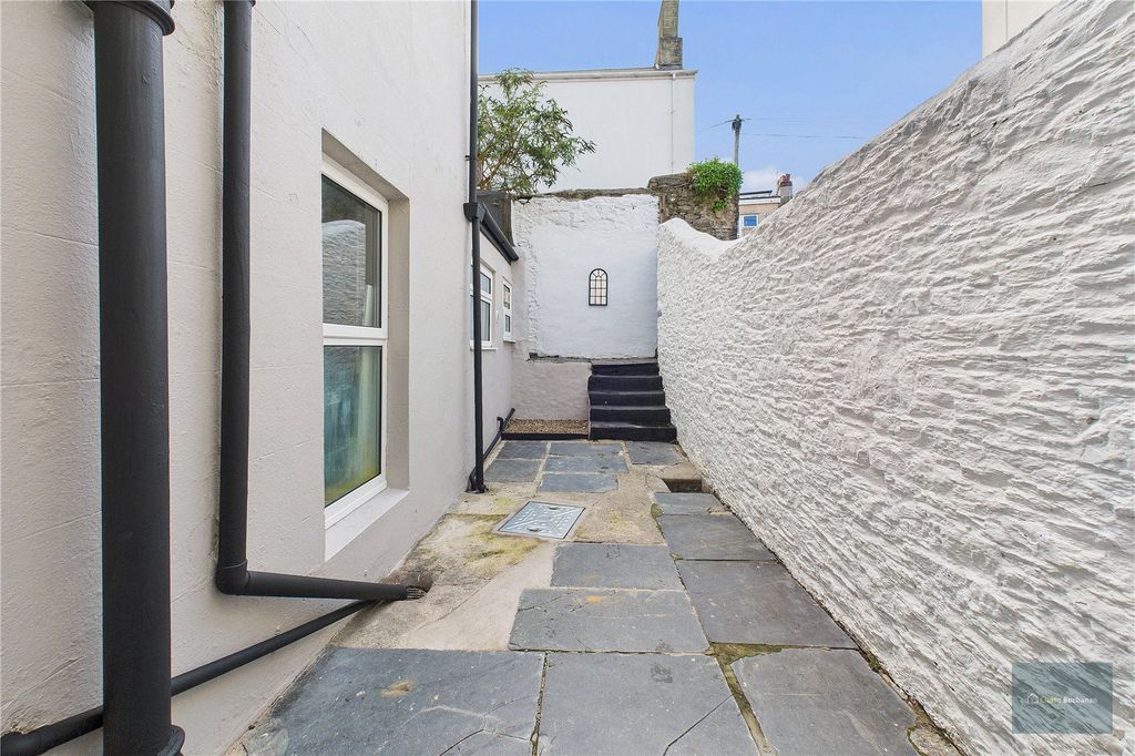 Property photo 2 of 14 Picture No. 18