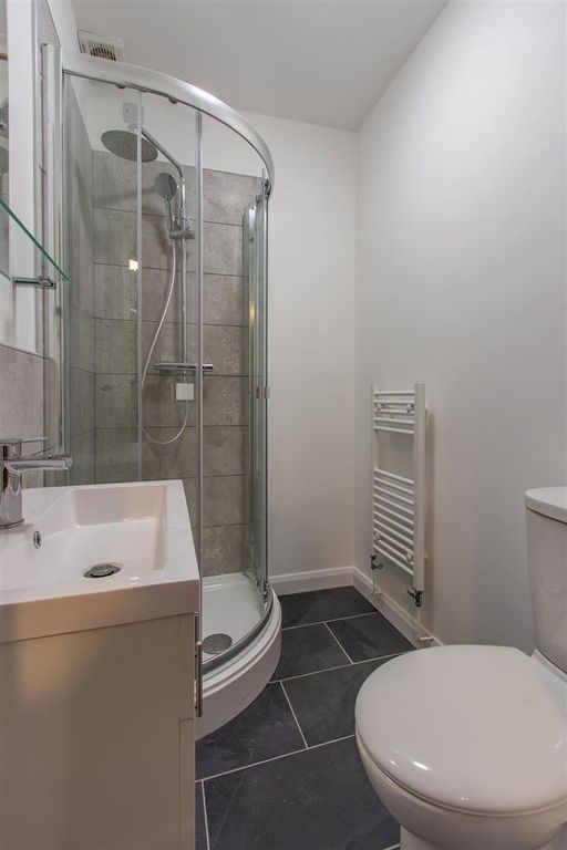 Property photo 3 of 9 Grosvenor Street 15-9.Jpg