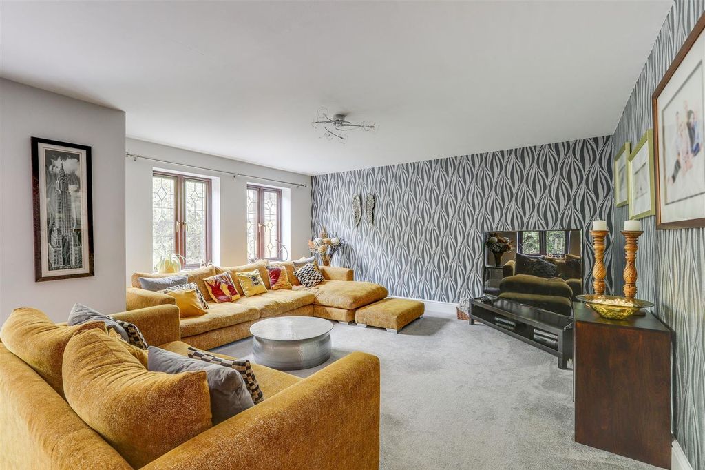 Property photo 3 of 53