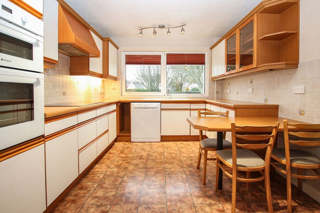 Property photo 2 of 16 Photo 1