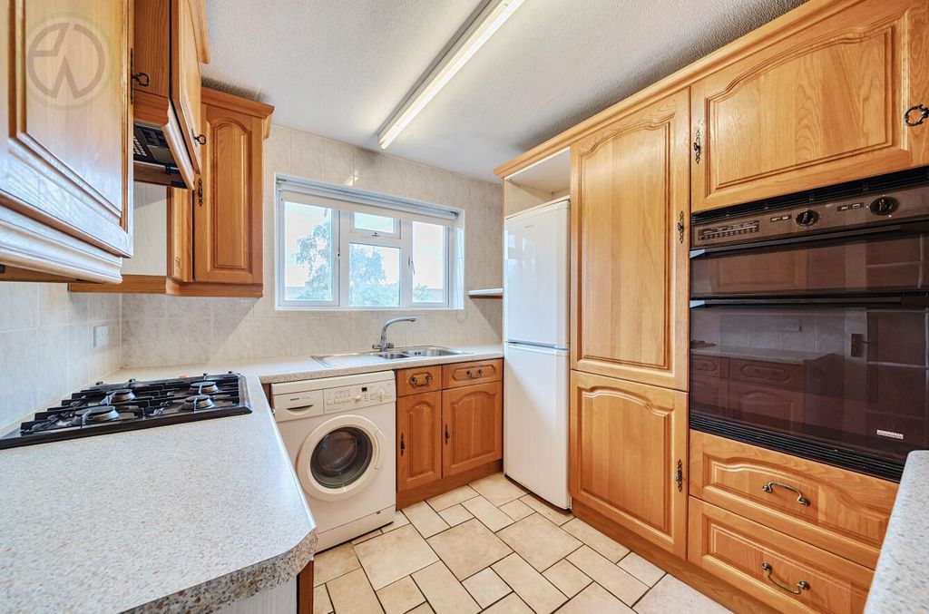 Property photo 3 of 13 2A68F8Bd-d344-4126-81F0-c1255d04E09c.Jpg