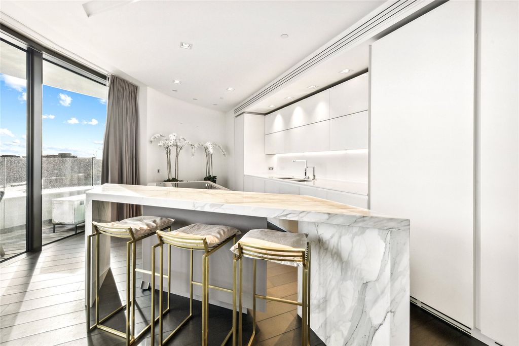 Property photo 3 of 25