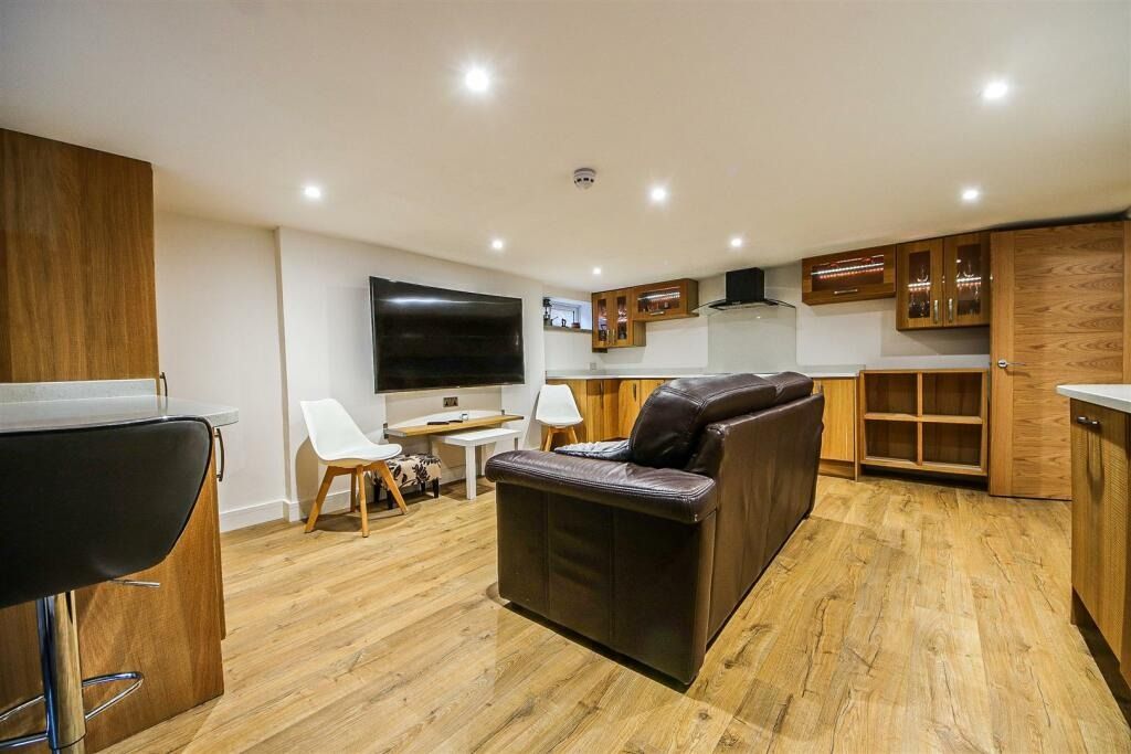 Property photo 2 of 9 4258923