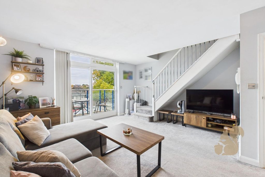 Property photo 3 of 11 Cam04604G0-Pr0065-Still008.Jpg