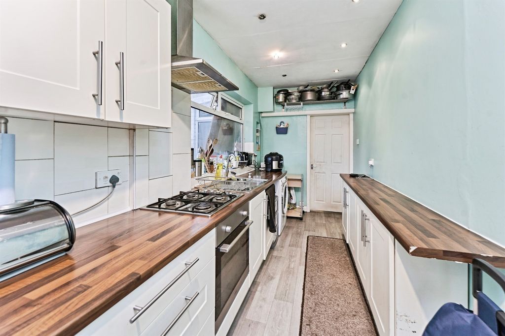 Property photo 2 of 18