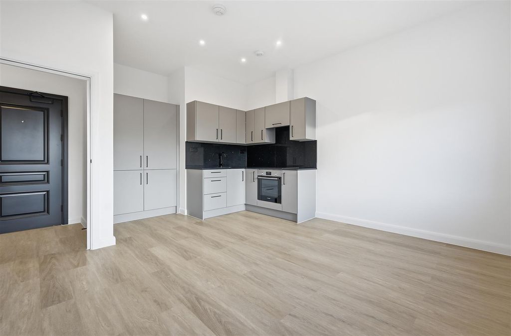 Property photo 1 of 8 003_Img_5879.Jpg