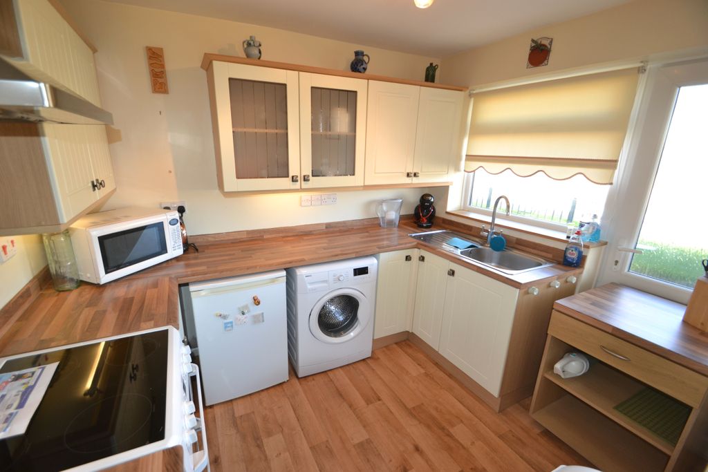 Property photo 3 of 16 Kitchen 1