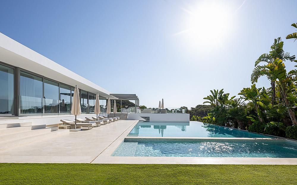 Property photo 2 of 30 Villa La V - Cap Martinet Ibiza