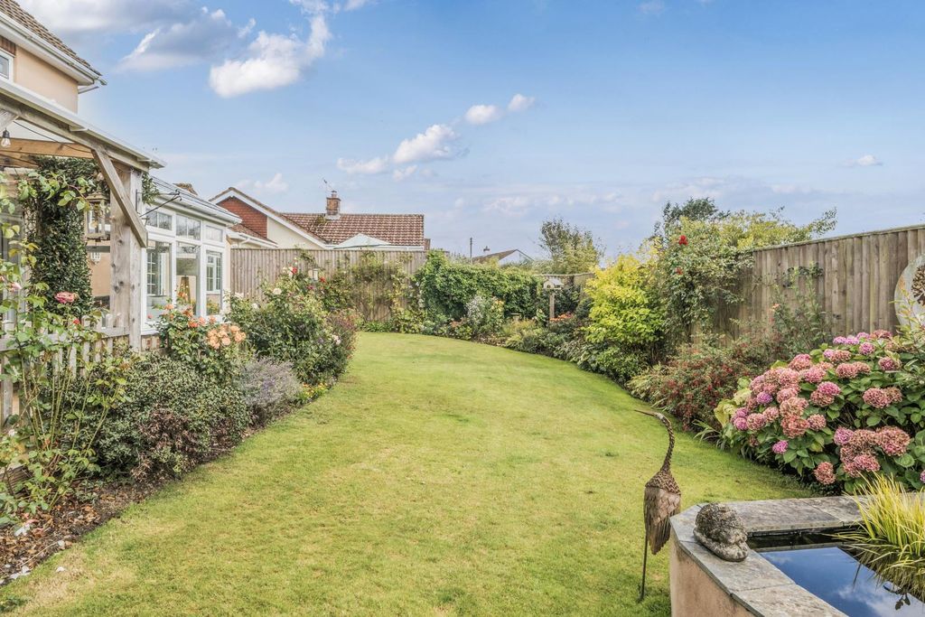 Property photo 2 of 16 Pennymoor, Seddons