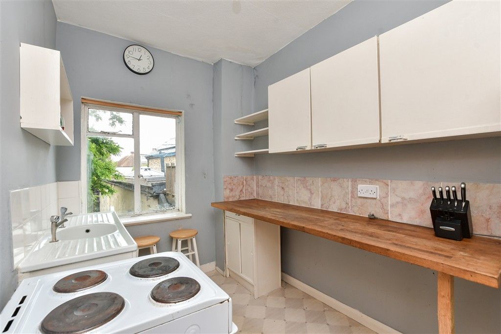 Property photo 3 of 9 Kitchen