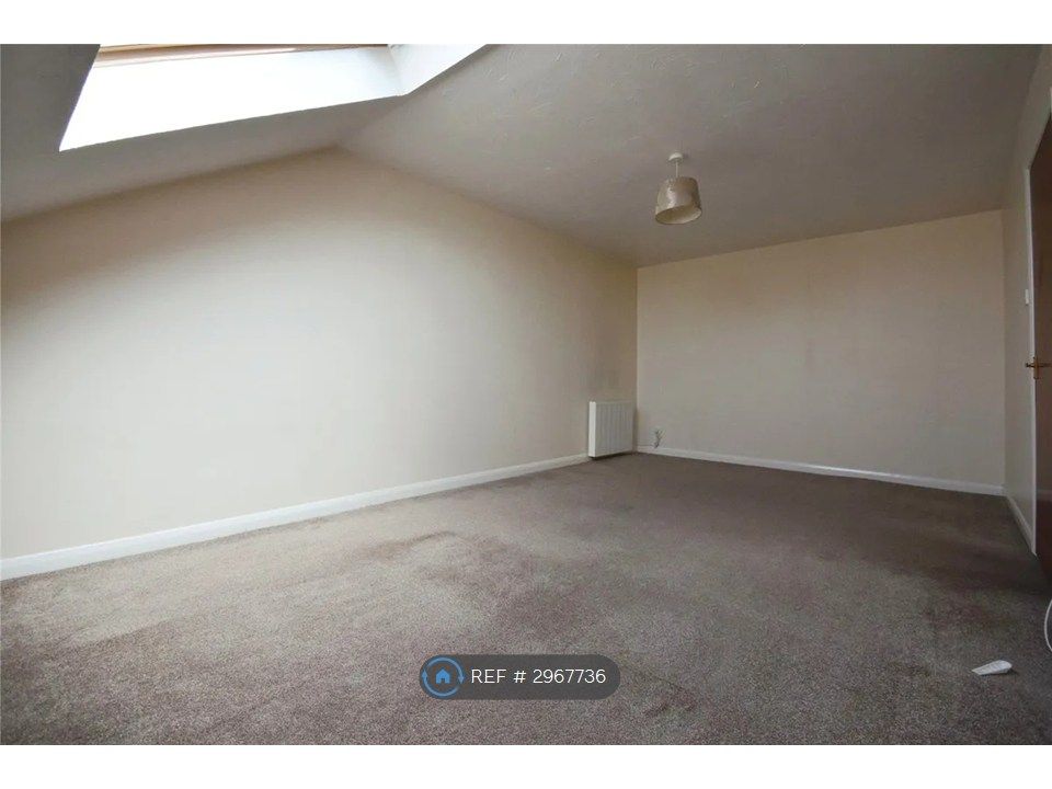 Property photo 2 of 19 Bedroom1