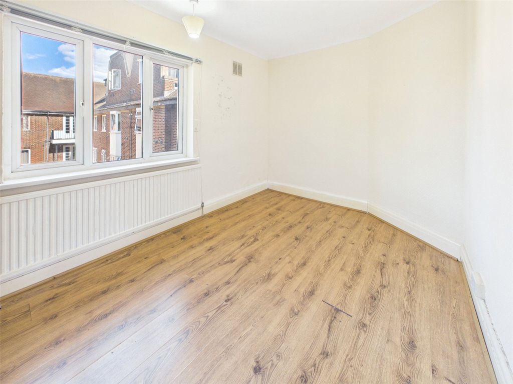 Property photo 2 of 7 Picture No. 22