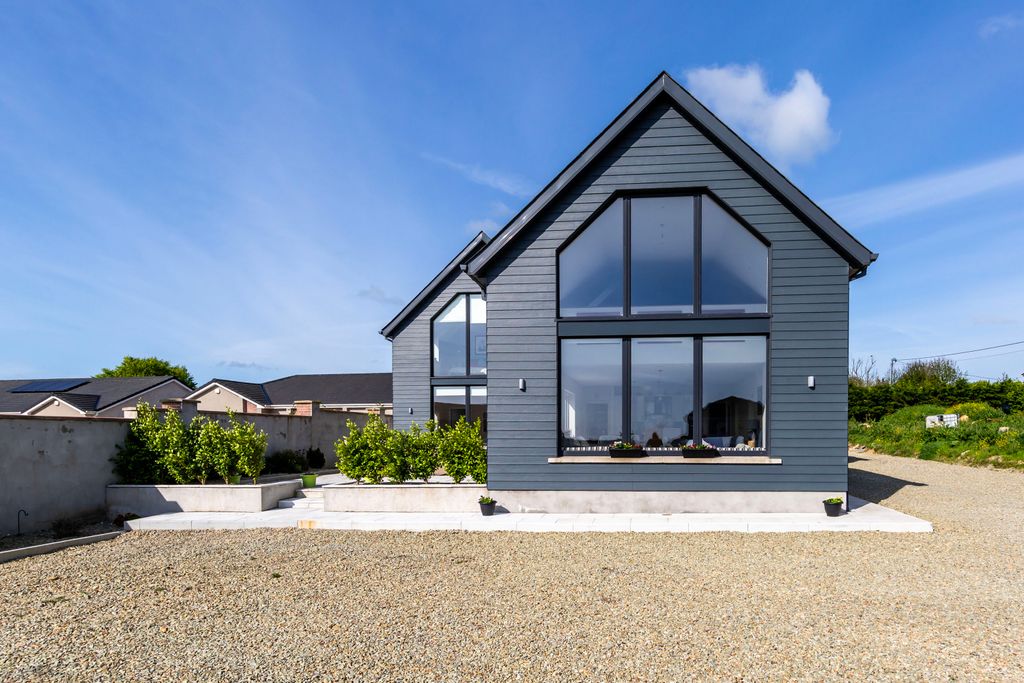 Property photo 1 of 80