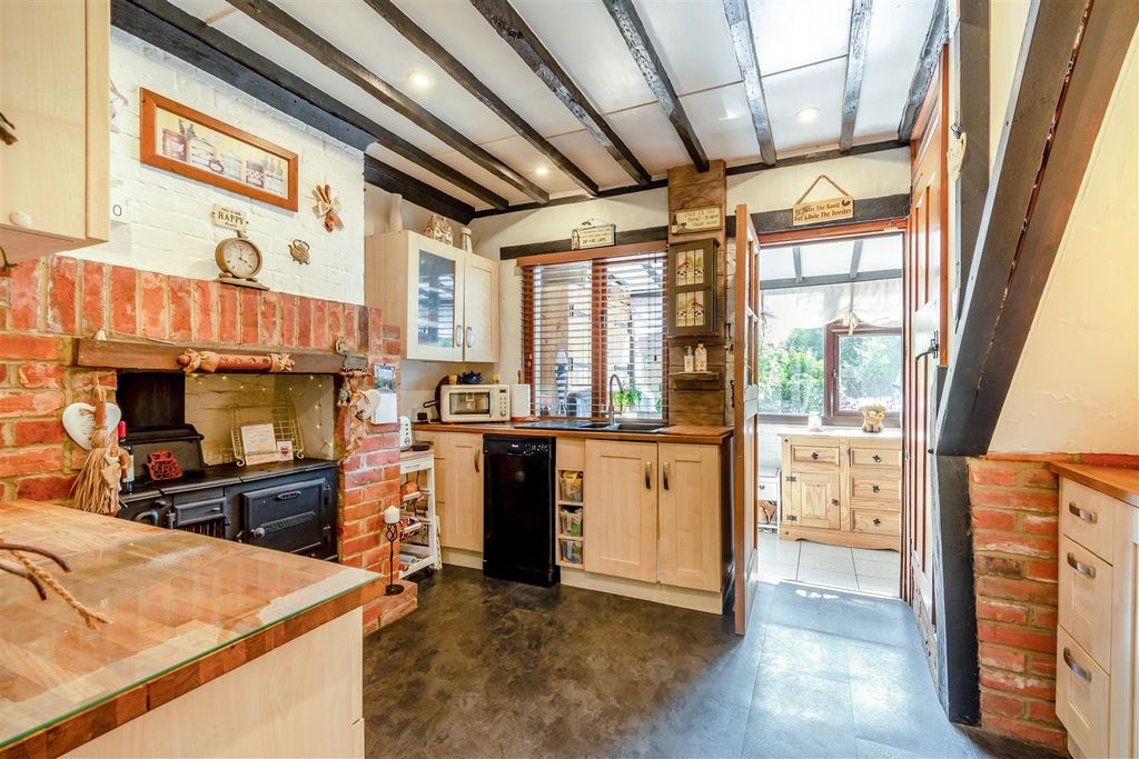 Property photo 3 of 27 Kitchen