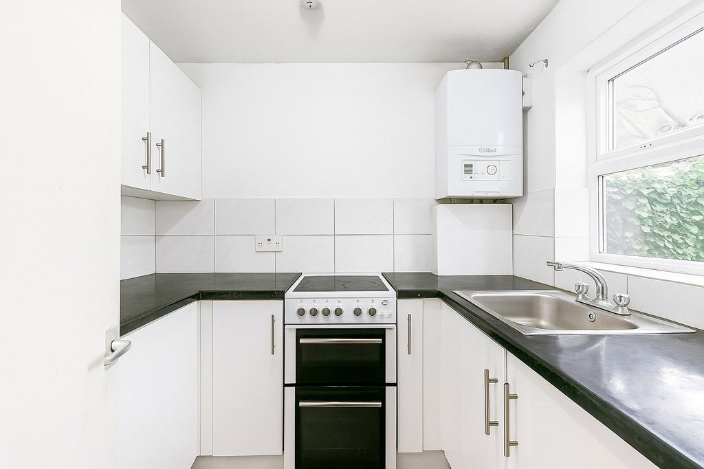 Property photo 3 of 15 Kitchen