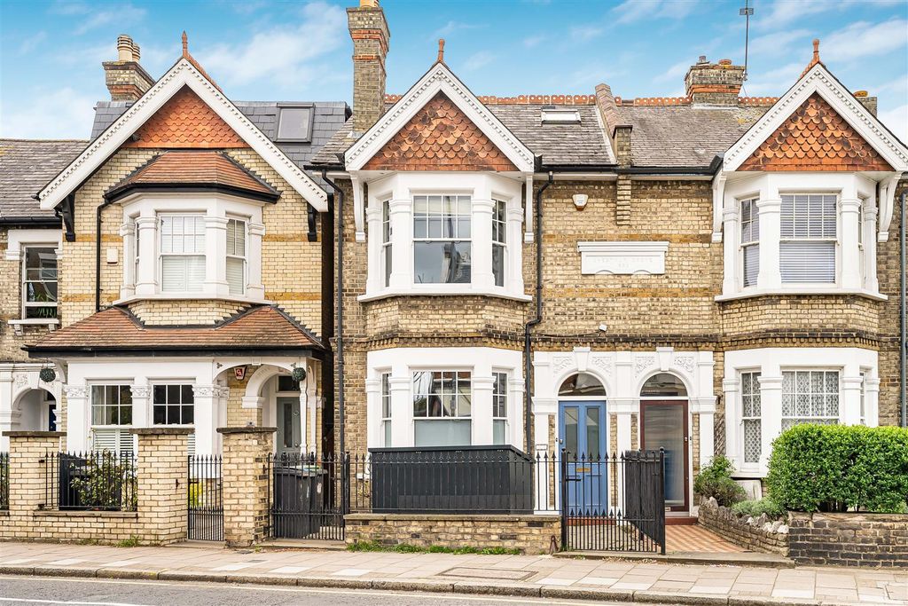 Property photo 1 of 35