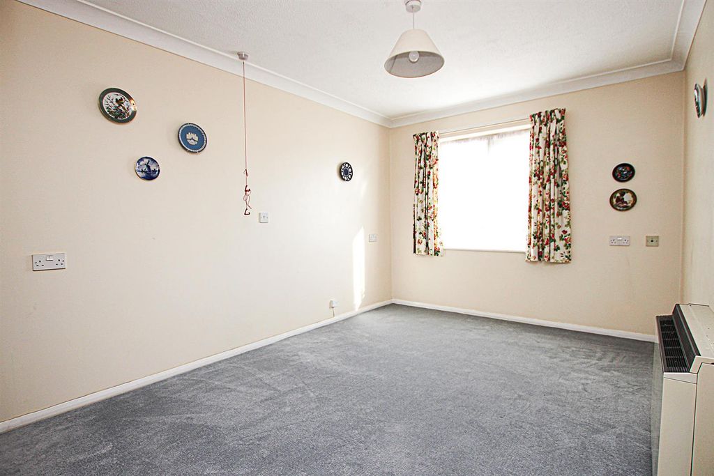 Property photo 3 of 7 Img_5471.Jpg
