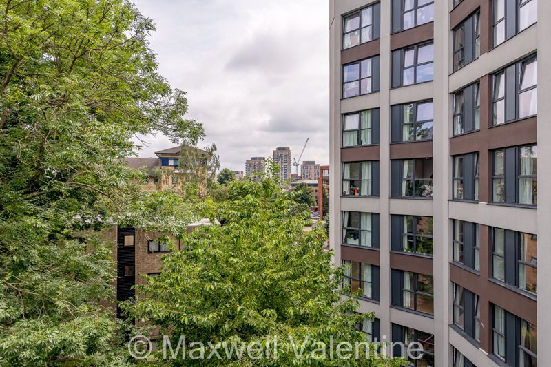 Additional image 4 of 3 bed flat for saleSaffron Central Square, Croydon CR0