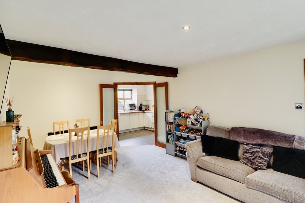 Property photo 3 of 16 8Daf9A97-9A6D-4F9C-9696-Fea8C3364491_1_105_c