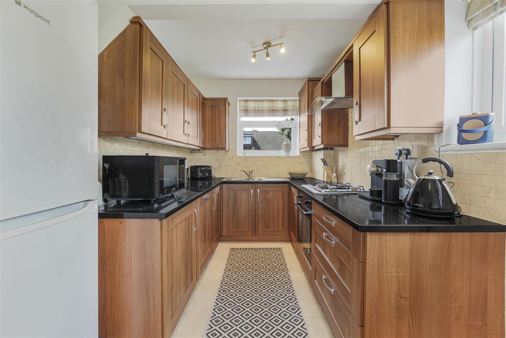 Property photo 3 of 12 Kitchen