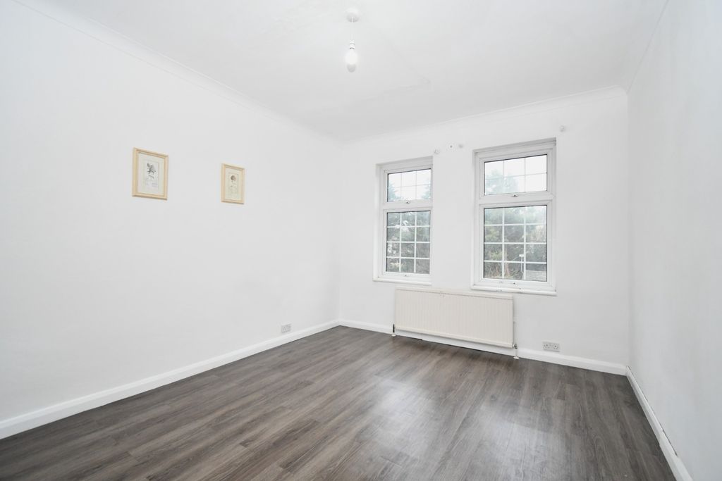 Property photo 3 of 10 4772542