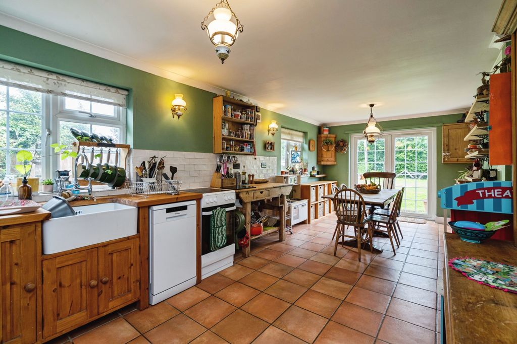 Property photo 2 of 20 Kitchen