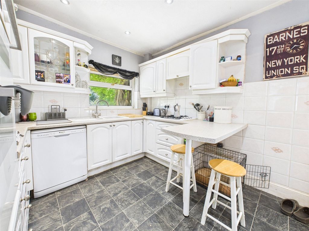 Property photo 3 of 19 Picture No. 16