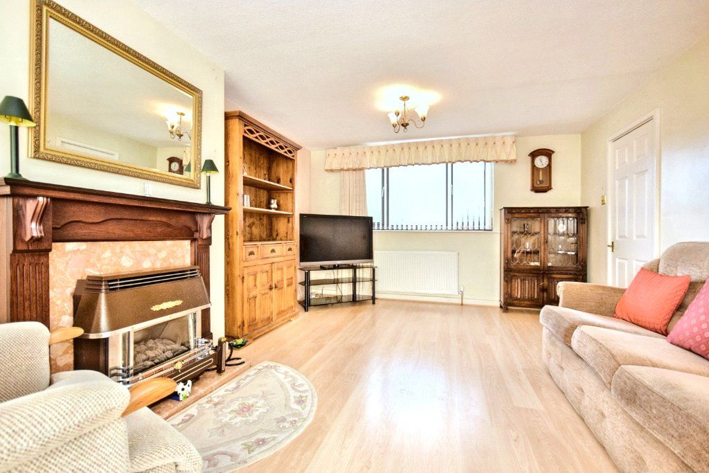 Property photo 2 of 18 Picture No. 12