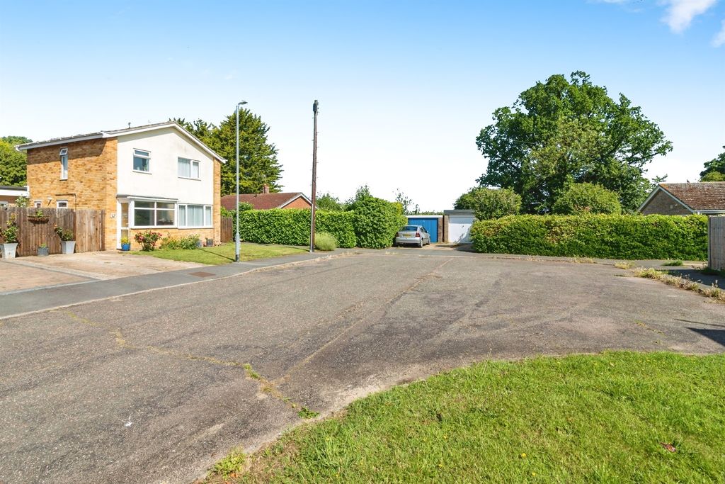 Property photo 2 of 16