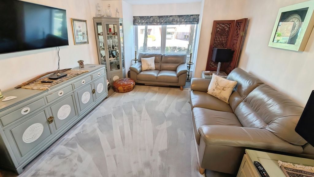 Property photo 2 of 19 Pbox-Img.Jpg