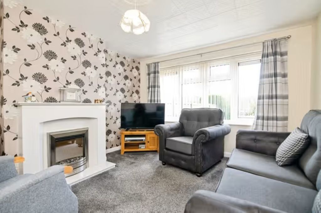 Property photo 3 of 12