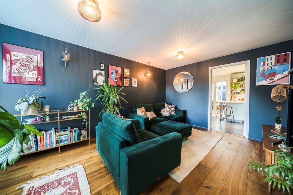 Property photo 3 of 9