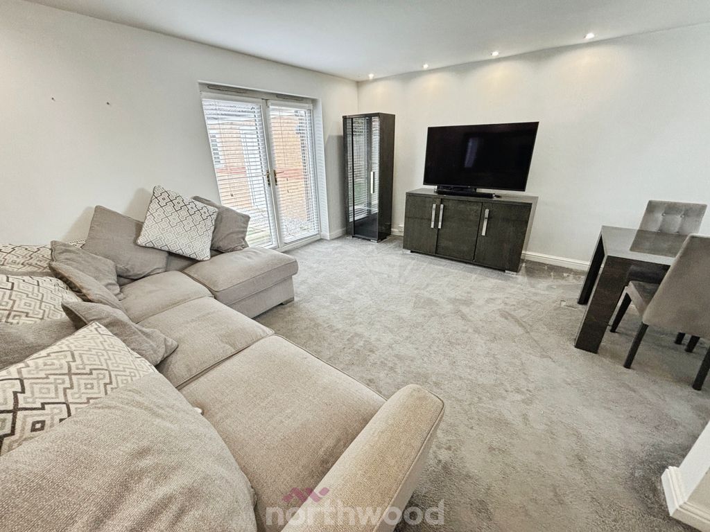 Property photo 2 of 21