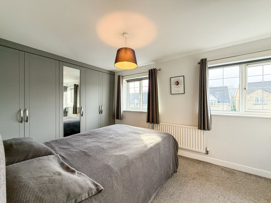 Property photo 3 of 28