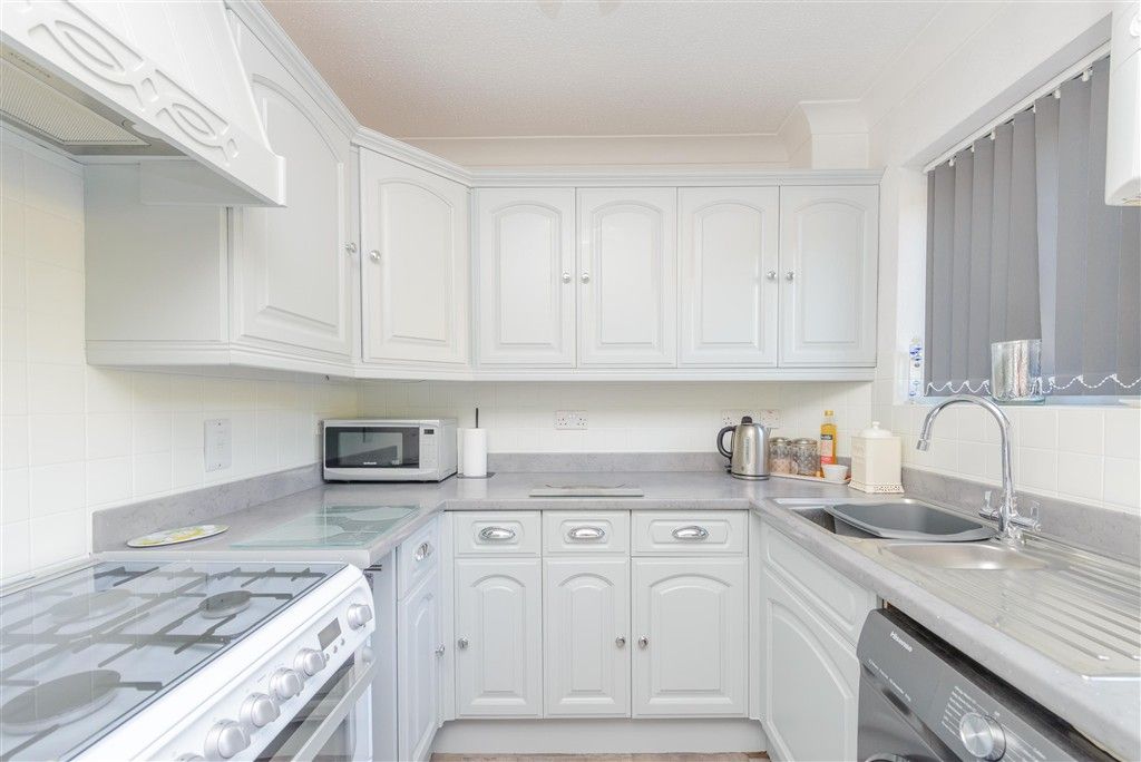 Property photo 3 of 10 Kitchen/Diner