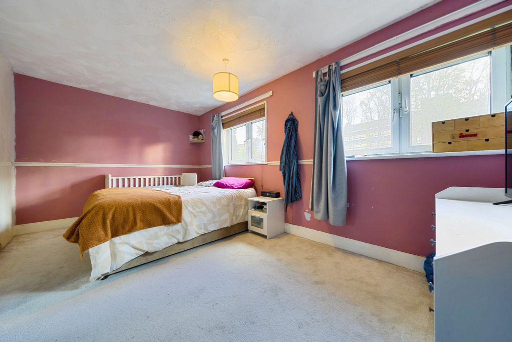 Property photo 3 of 14 4512755