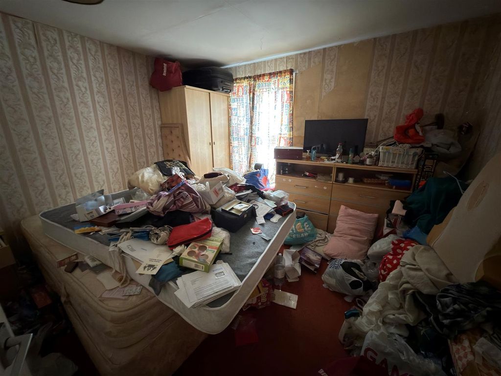 Property photo 3 of 7 Tonning St  (3).Jpg