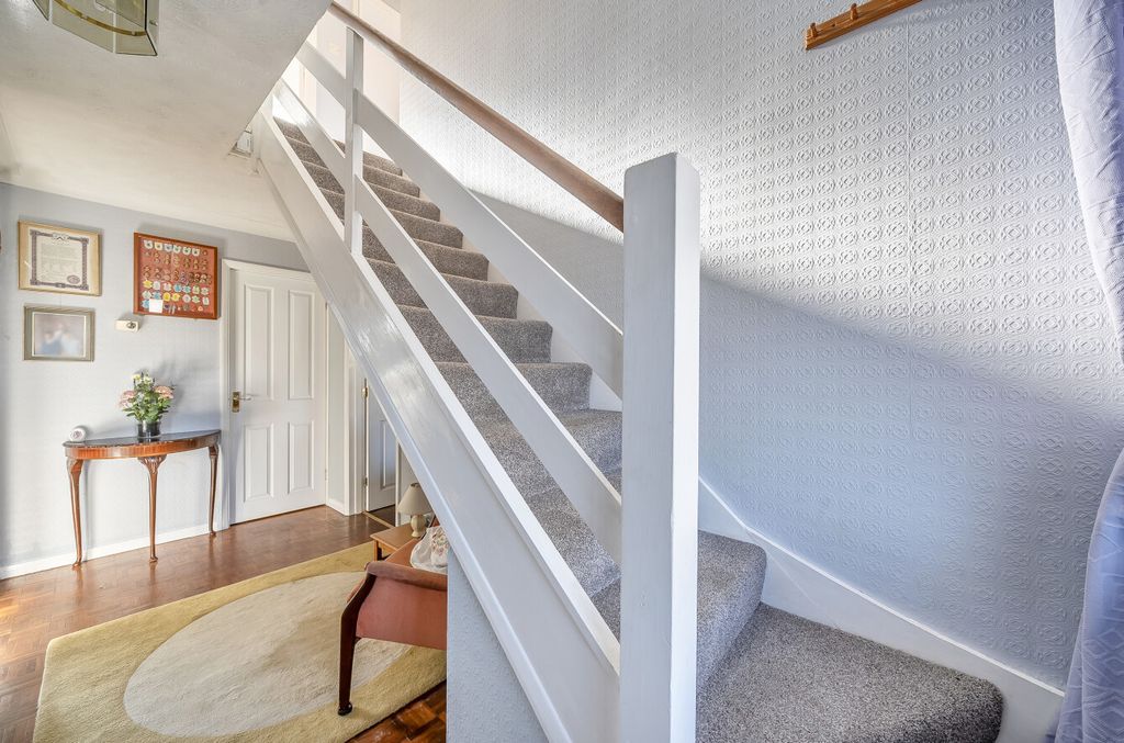 Property photo 2 of 19 1348387-2-68Bb102...