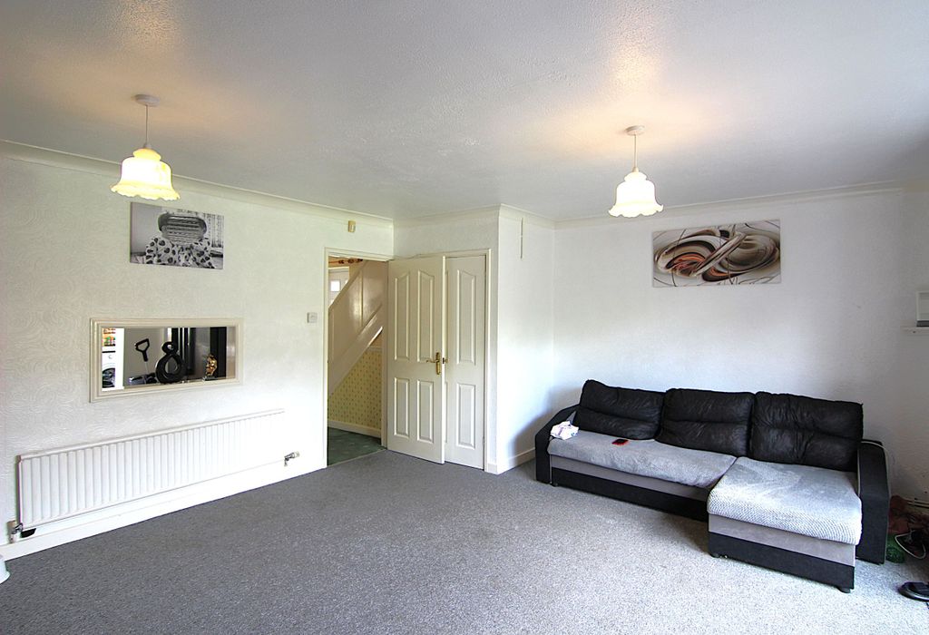 Property photo 2 of 25