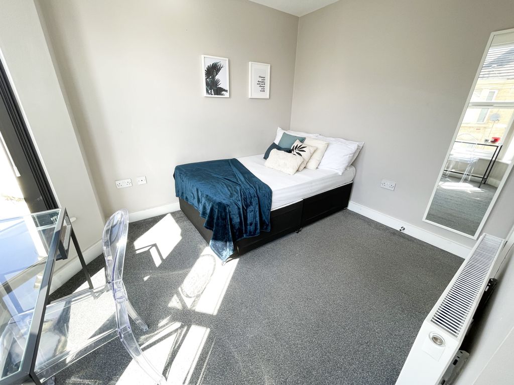 Property photo 3 of 10 3-File_005