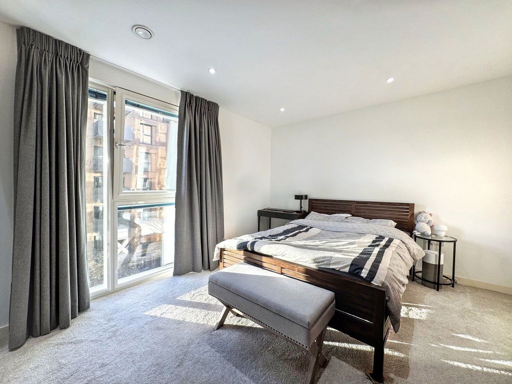 Property photo 3 of 16 Primary Double Bedroom