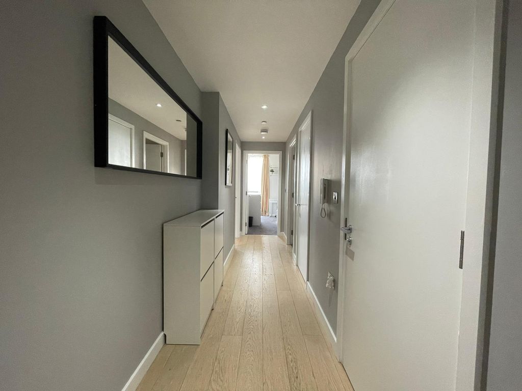 Property photo 3 of 8 Photo 1