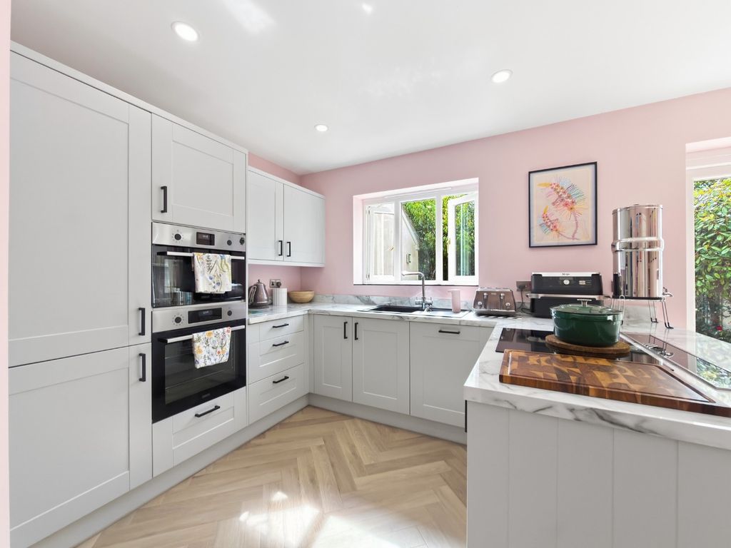 Property photo 2 of 18 5348583
