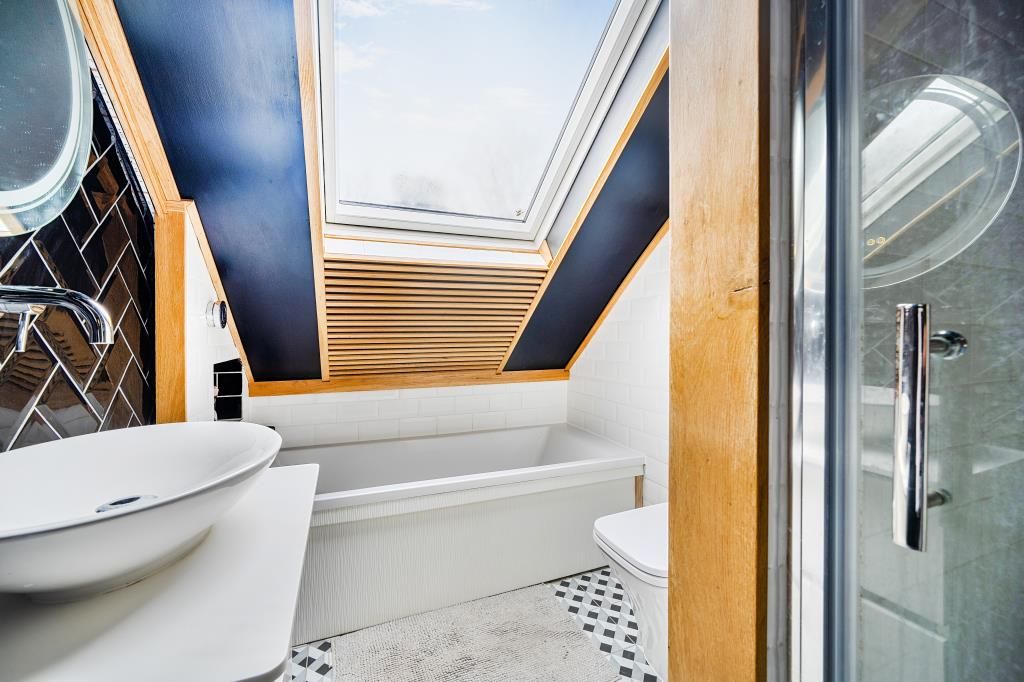 Additional image 16 of 5 bed detached bungalow for saleLightwater, Surrey GU18