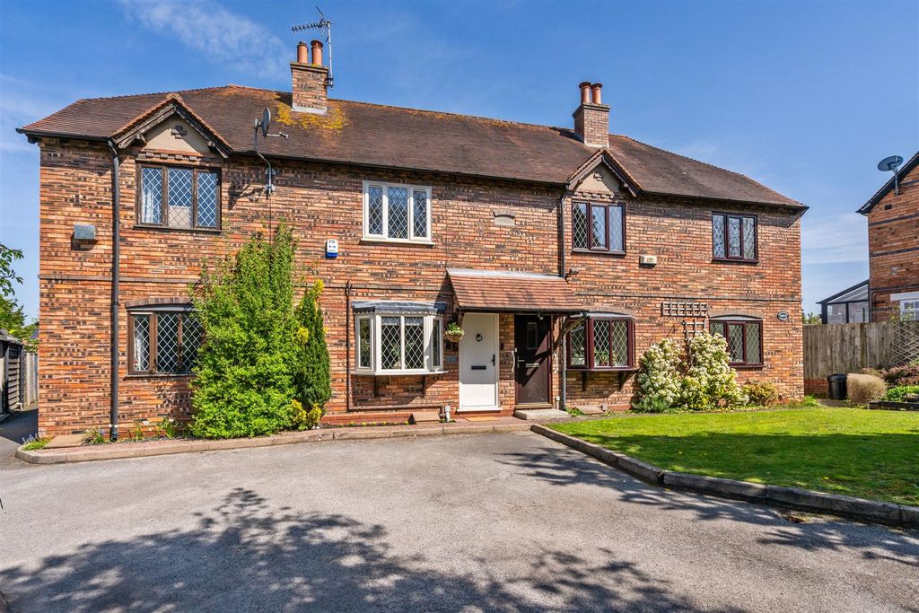 Property photo 1 of 12 1573A Warwick Road_20.Jpg