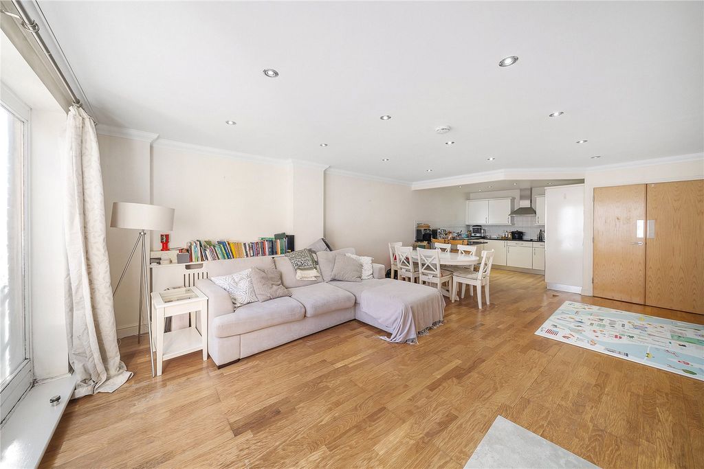 Property photo 3 of 11 Picture No. 27