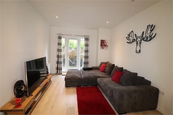 Property photo 2 of 9 9Vyp5Y1Nebf4I0Uwsalndfdr9Zk.Jpg