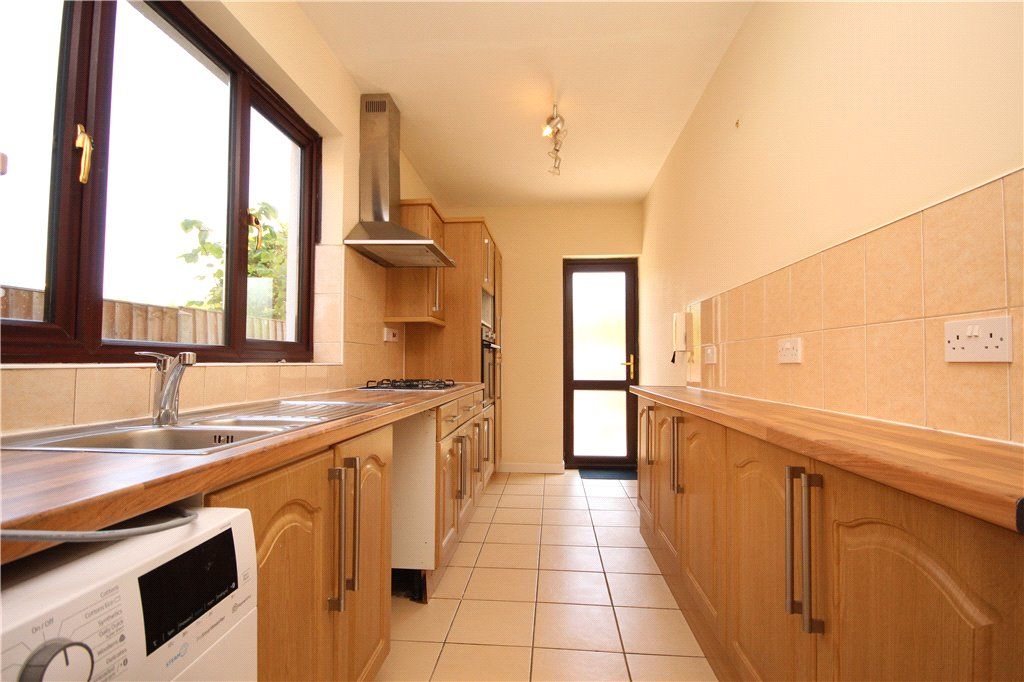 Property photo 3 of 8 Kitchen